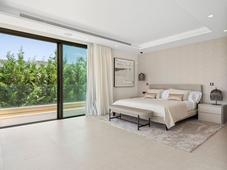 Lujo Mediterráneo Moderno en La Cerquilla, Nueva Andalucía