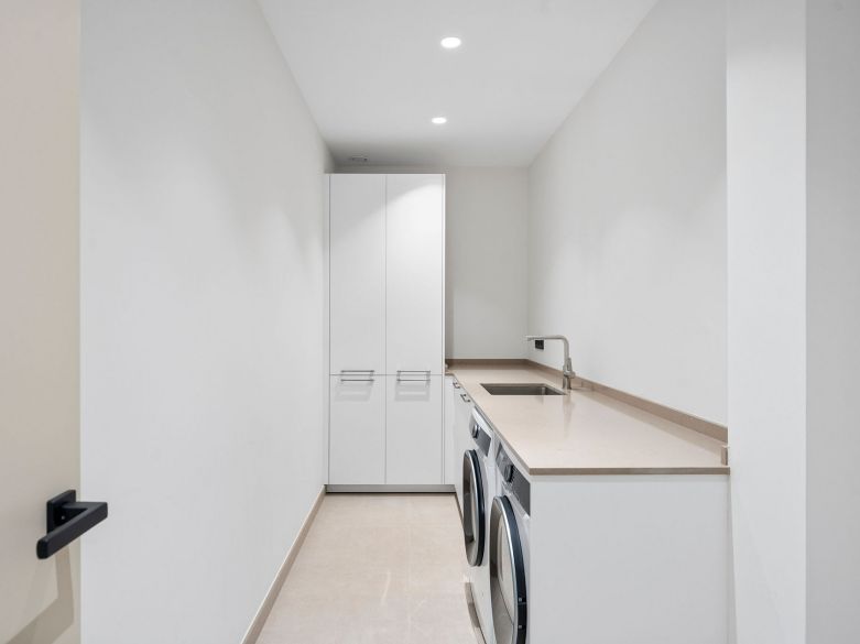 Lujo Mediterráneo Moderno en La Cerquilla, Nueva Andalucía