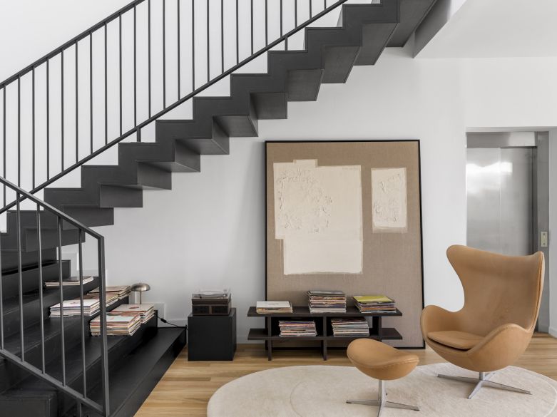 Elegancia moderna con vistas panorámicas en la prestigiosa Sierra Blanca