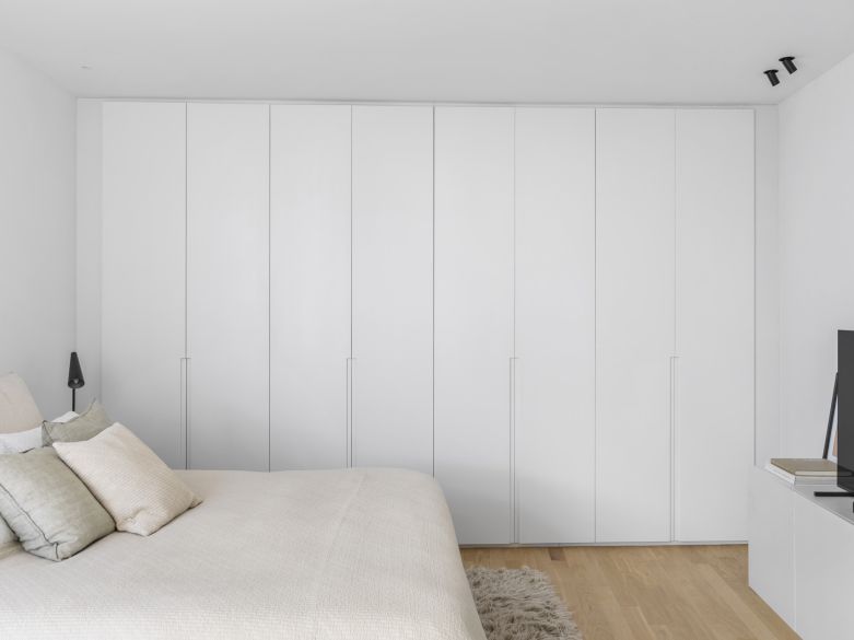 Elegancia moderna con vistas panorámicas en la prestigiosa Sierra Blanca