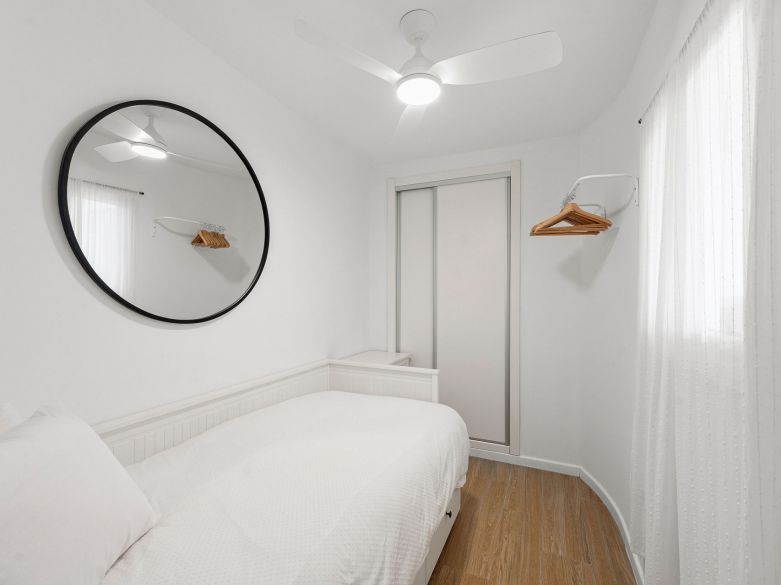 Bienvenido a este hermoso apartamento de 2 dormitorios en planta superior con increíbles vistas en Nueva Andalucía!