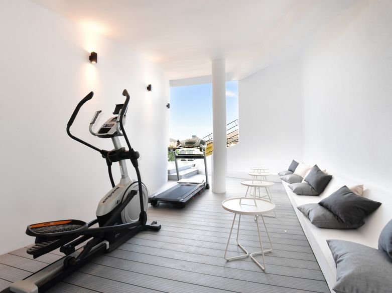 Villa de 7 dormitorios en Nueva Andalucía - ¡a 5 minutos de Puerto Banús!