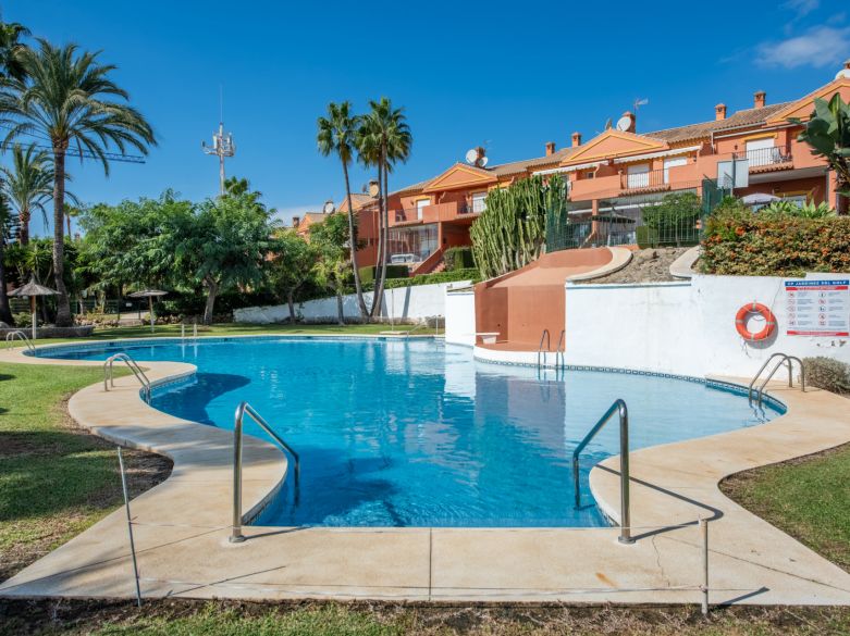 Encantadora casa adosada orientada al sur en Monte Biarritz – A poca distancia de la playa y servicios