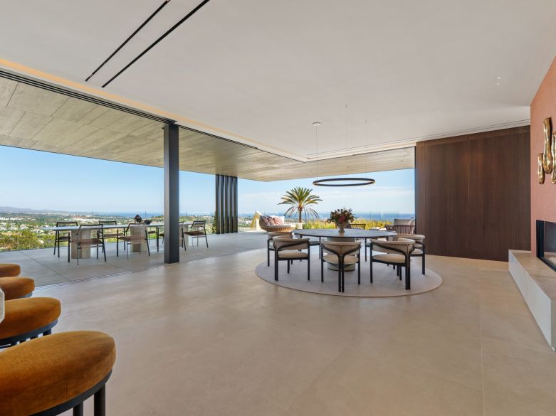 Luxury Villa with Spa, Gym & 8-Car Garage in Marbella’s Prestigious El Herrojo Alto