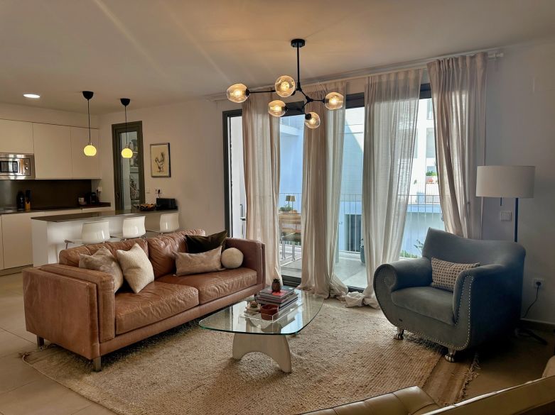 Moderno apartamento de 3 dormitorios en venta en el corazón de San Pedro de Alcántara