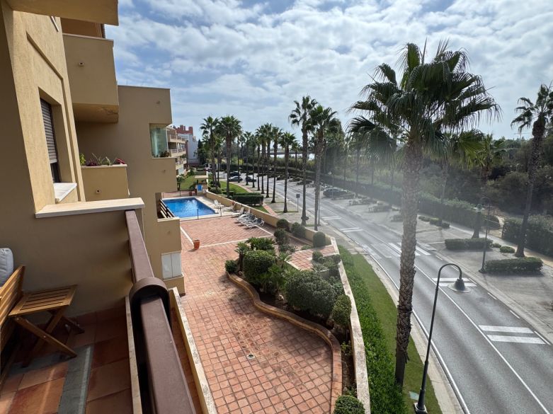 Elegante apartamento de 3 dormitorios en Ribera del Paraíso, Puerto de Sotogrande