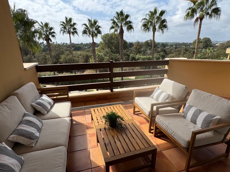 Elegante apartamento de 3 dormitorios en Ribera del Paraíso, Puerto de Sotogrande