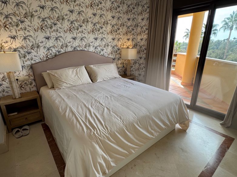 Elegante apartamento de 3 dormitorios en Ribera del Paraíso, Puerto de Sotogrande