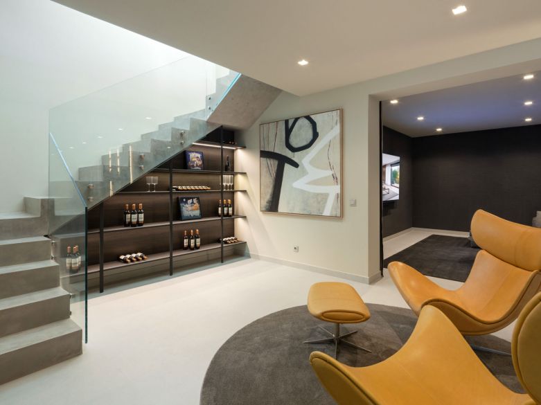 Villa de lujo contemporánea con vistas al mar en venta en Los Flamingos, Benahavís