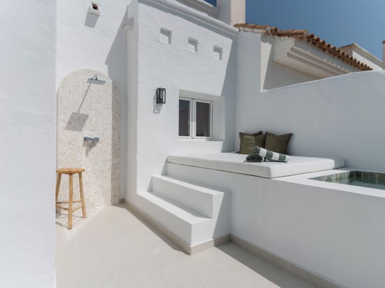 Corner Duplex Penthouse with Private Plunge Pool & Sea Views