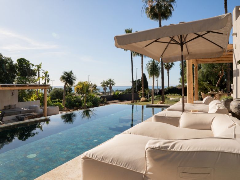 Elegancia exótica con vistas panorámicas al mar — Una obra maestra del diseño en Selwo