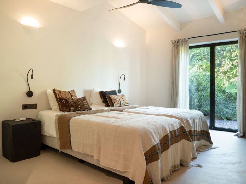 Elegancia exótica con vistas panorámicas al mar — Una obra maestra del diseño en Selwo