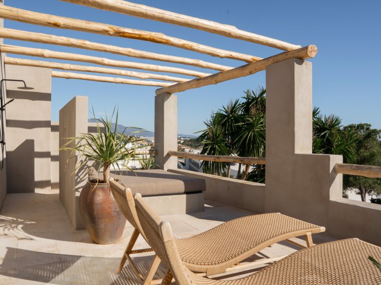 Elegancia exótica con vistas panorámicas al mar — Una obra maestra del diseño en Selwo