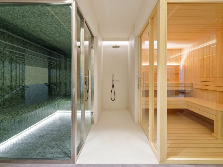 Villa contemporánea en Linda Vista Baja, cerca de la playa y de todas las comodidades de San Pedro de Alcántara.