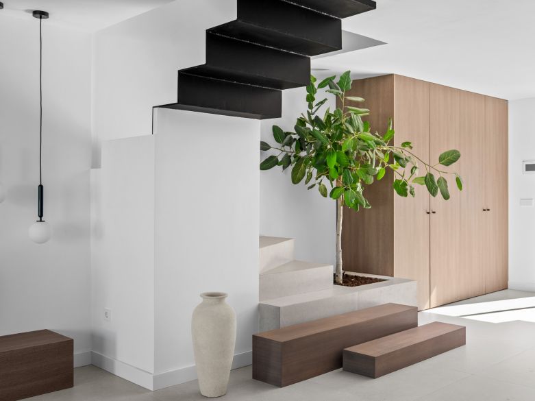 Elegante adosado con piscina privada en Nueva Andalucía