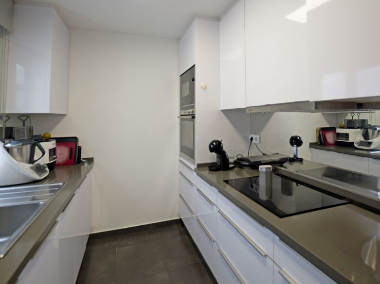 Ático elegante de 3 dormitorios en Jardines del Puerto, Puerto Banús