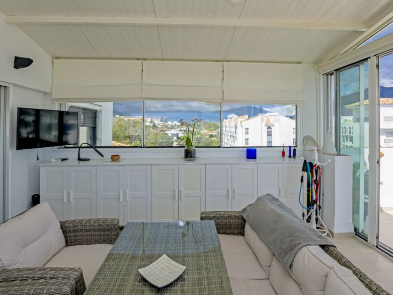 Ático elegante de 3 dormitorios en Jardines del Puerto, Puerto Banús