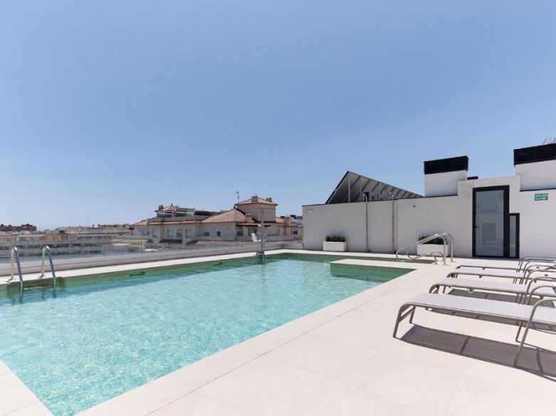 Spektakulär samtida takvåning med panoramautsikt över hav och berg — Estepona stad