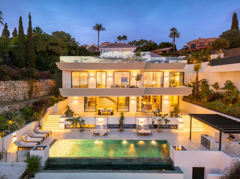 Modern Luxury Villa With Sea Views for Sale in Elviria, Marbella East