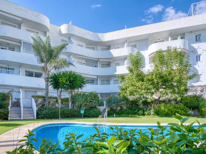 Fully renovated two bedroom, ground floor apartment in the well-known and gated community Marbella Real