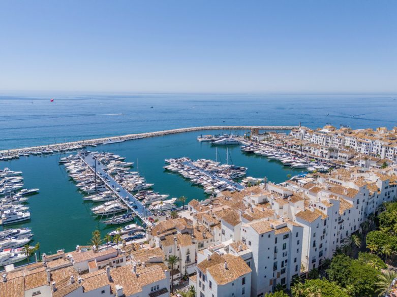 Puerto Banus - apartment with sea views