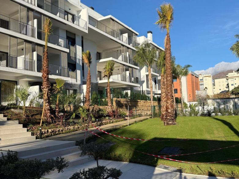 Modern Ground-Floor Apartment with Private Garden in a Sold-Out Estepona Development