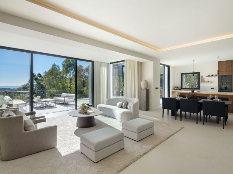 Exceptionell lyxvilla i frontlinje mot golfbanan med panoramautsikt över hav och sjö i Los Arqueros