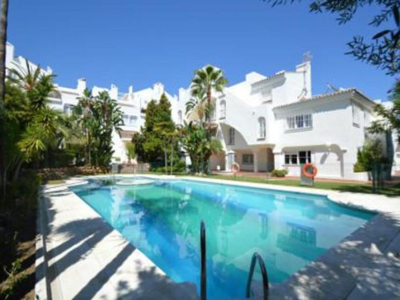 Superbe et spacieux appartement à Rocamar – Golden Mile, Marbella