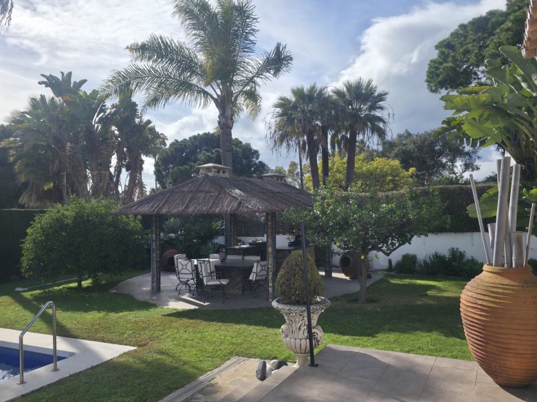 One-level villa on the Golden Mile of Marbella!