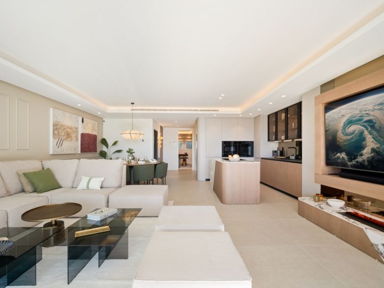 Renoverad lyxlägenhet med 4 sovrum i Monte Paraíso, Marbella Golden Mile