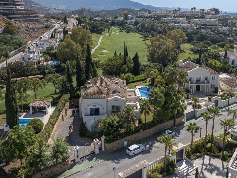 Frontline Golf Villa in La Reserva de La Quinta