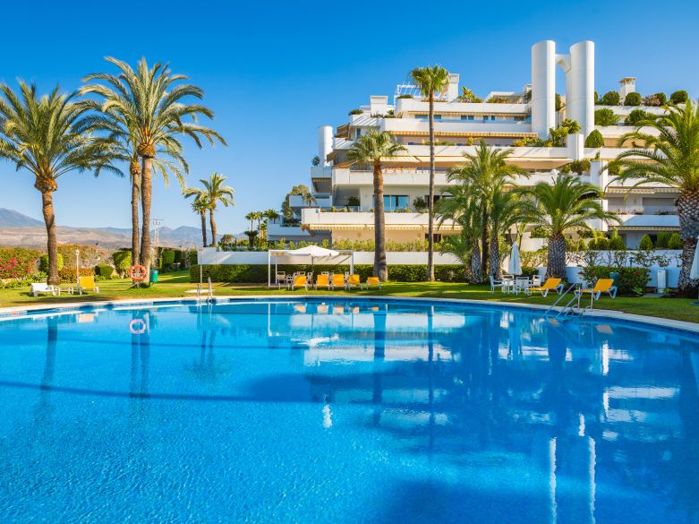 Stilfull markplanslägenhet i Las Lomas del Marbella Club, på Marbellas Golden Mile