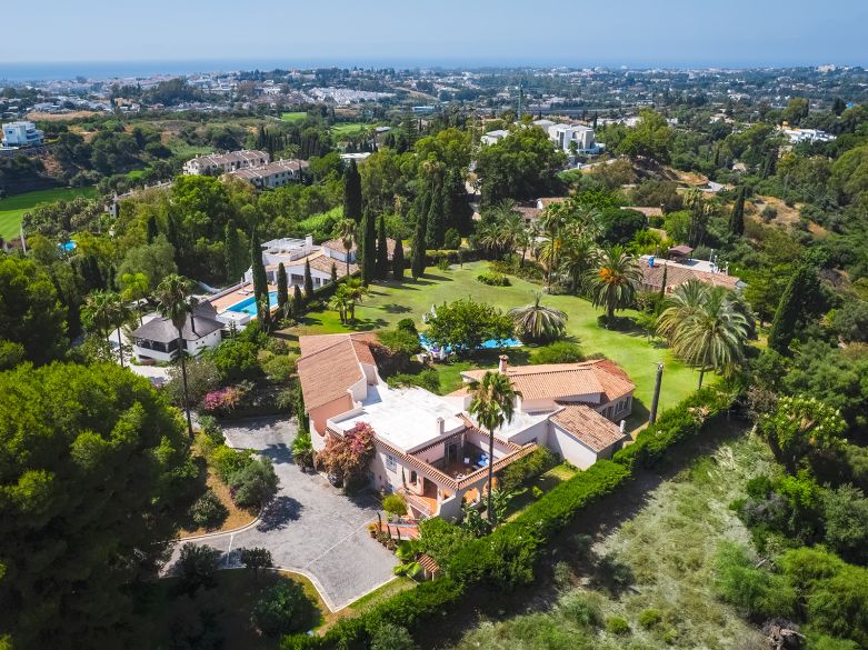 Elegante andalusische Villa mit Meerblick und Expansionspotenzial in Fuente del Espanto