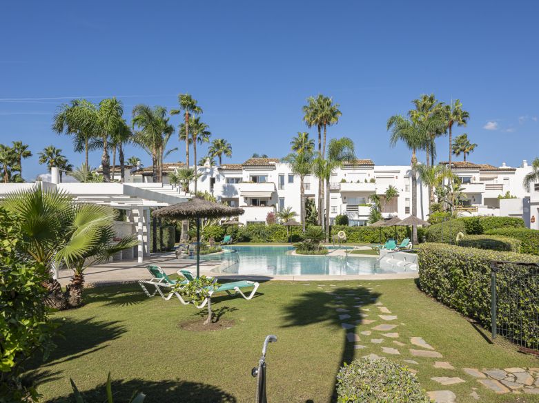 Stylowy apartament przy plaży – całkowicie odnowiony z użyciem materiałów najwyższej jakości