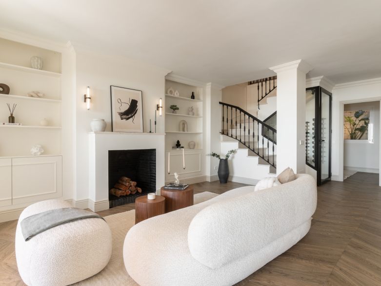 Dupleksleilighet med panoramautsikt over havet i Monte Halcones