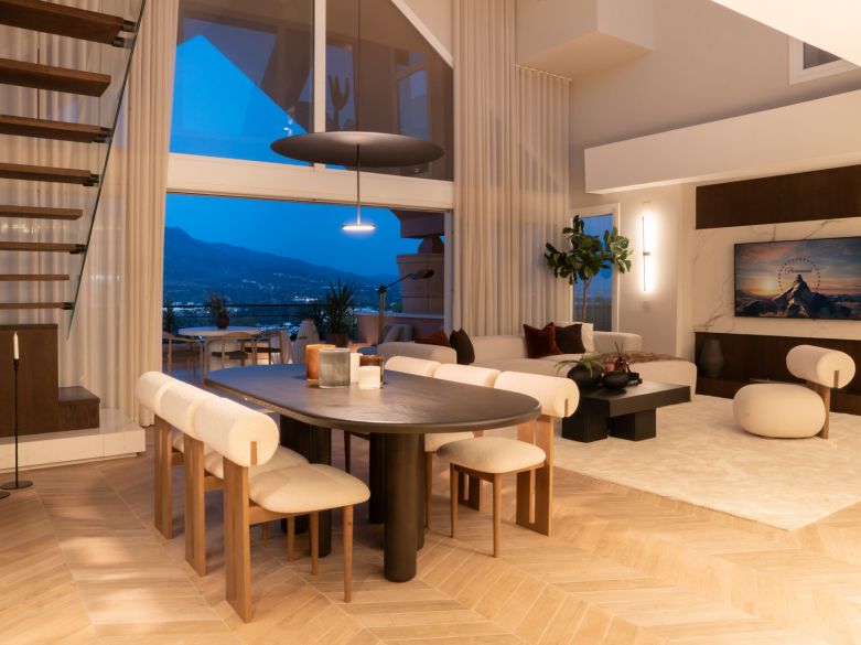 Penthouse entièrement rénové dans l'emblématique Magna Marbella!