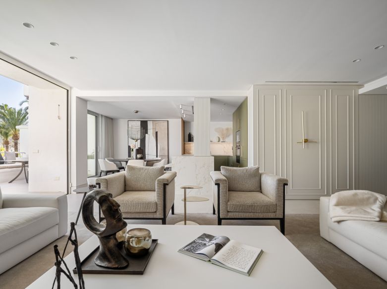 Unique southfacing frontline beach penthouse - Alhambra del Mar