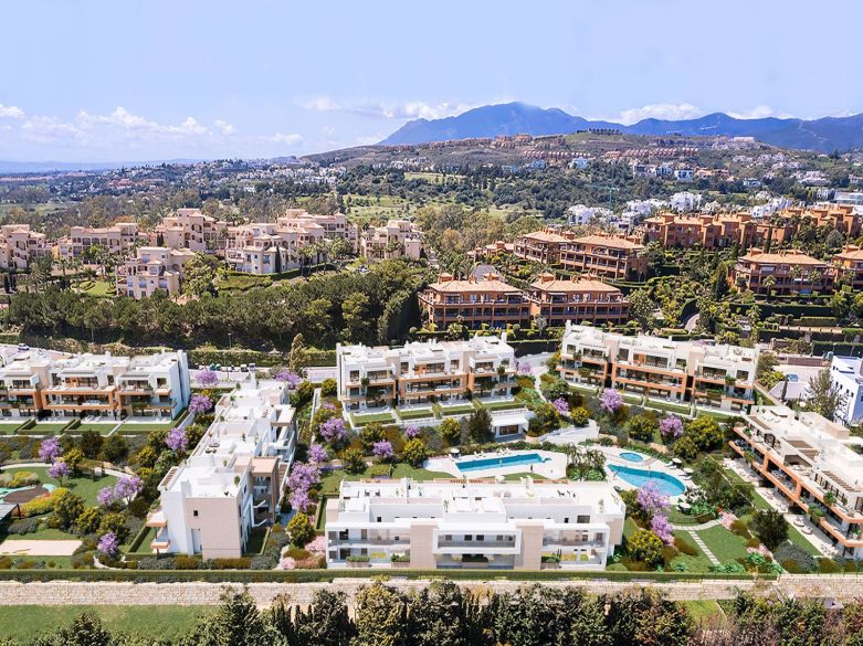 New development of luxury apartments in a prime location next to Puerto Banús - Fully Furnished
